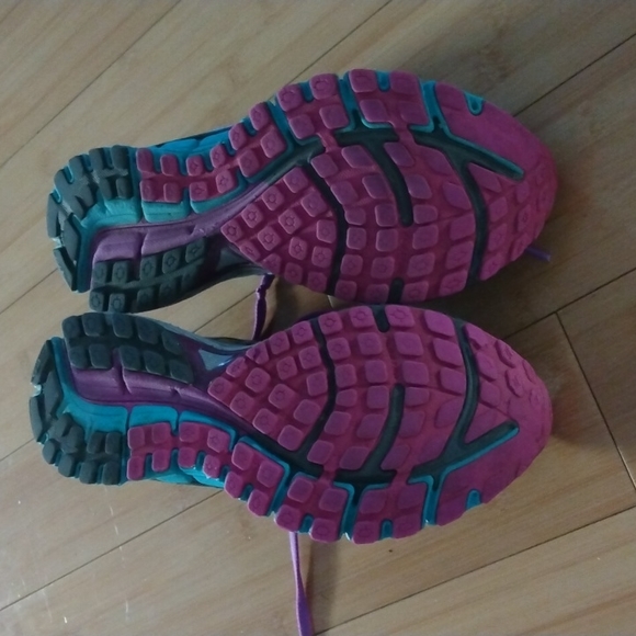 Brooks Women's Adrenaline GTS 17 Running Shoe size 9 NARROW. - Picture 5 of 10